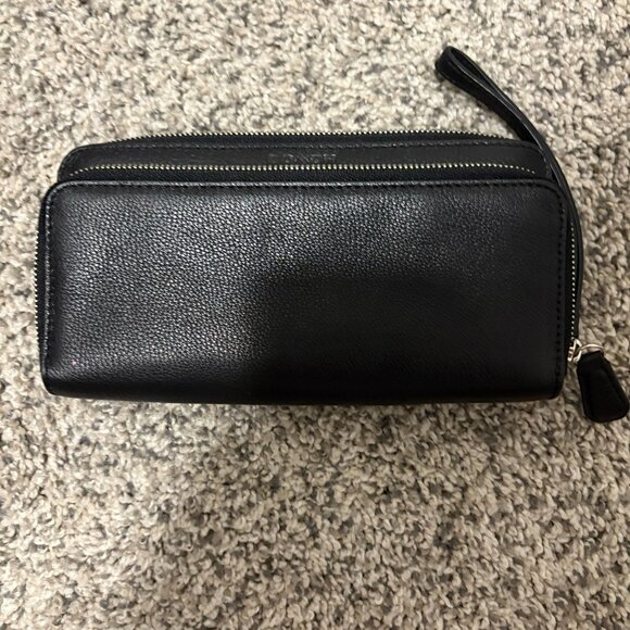 Coach Black Leather Zip Wallet – Classic & Timeless - Picture 1 of 5